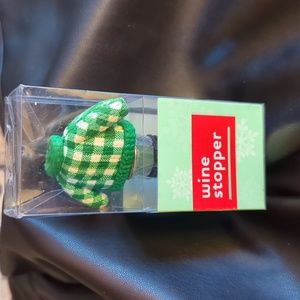 Green 💚 Sweater Wine 🍷 Stopper